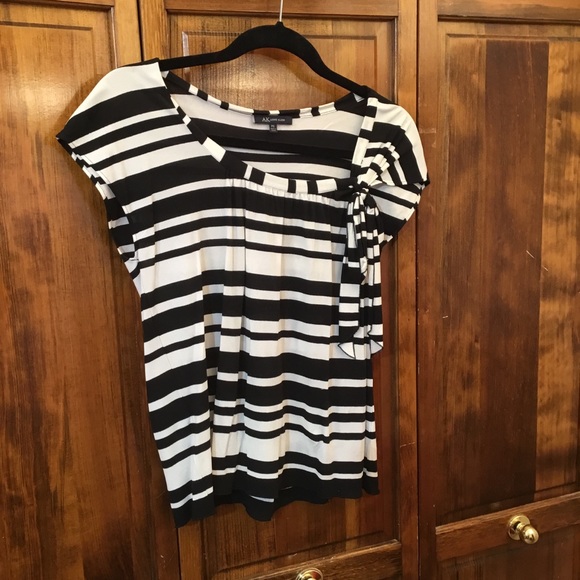 Anne Klein blouse, open left shoulder, silk, draped shoulders size SP, - Picture 1 of 3